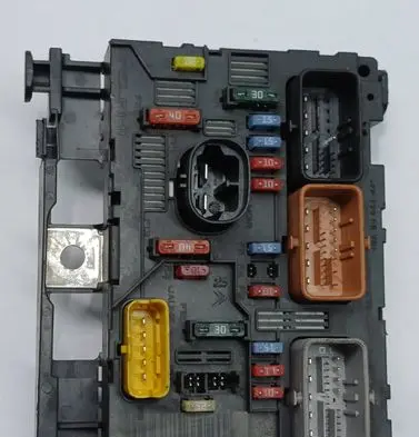 Peugeot 207 BSM Control unit 9664055780 BSML1100 L11