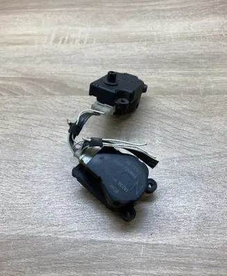 Mercedes-Benz S W220 Air flap motor/actuator 38236H EAM501 PAIR