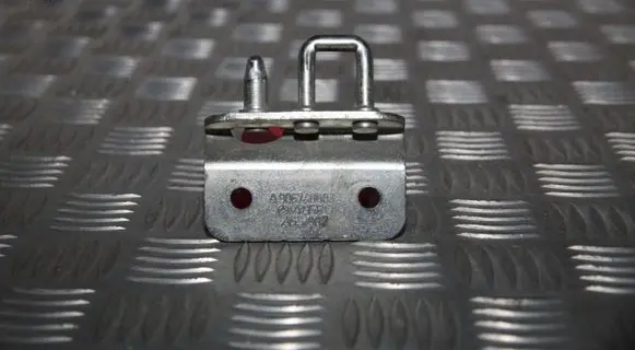 Mercedes-Benz Sprinter W906 Loading door lock loop/hook striker A9064700035 9067400032