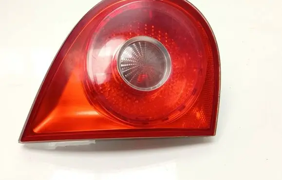 Tailgate rear/tail lights