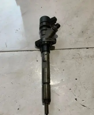 Peugeot 607 Fuel injector 9653344880