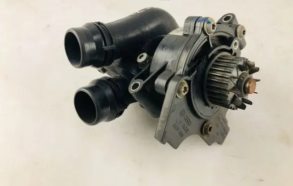 Audi A4 S4 B8 8K Water pump 06J121026P