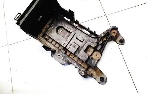 Battery box tray
