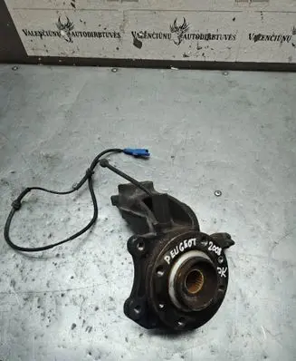Peugeot 2008 I Front wheel hub