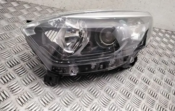 Renault Captur Headlight/headlamp 260607817R 030128120100 S090040161220