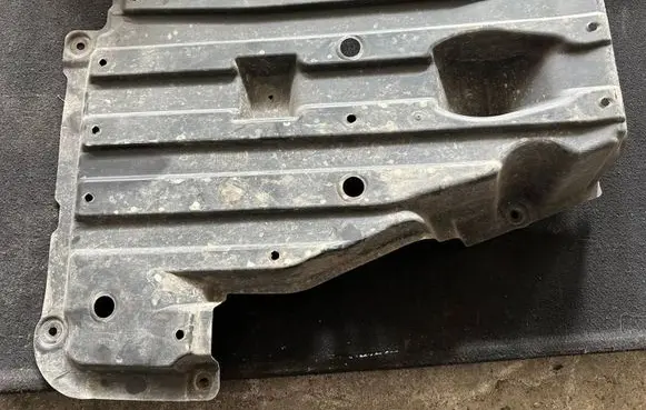 Toyota Corolla Verso AR10 Engine splash shield/under tray 583980F010 681N