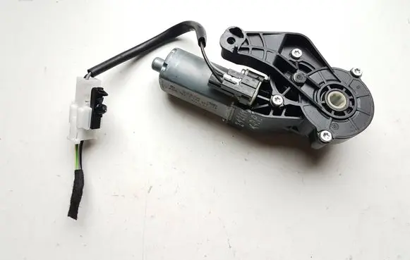 Mercedes-Benz E W212 Seat adjustment motor 0390203369 82584369