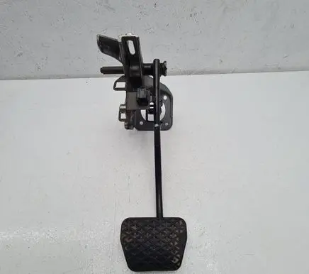 BMW 3 E46 Brake pedal 35112229128