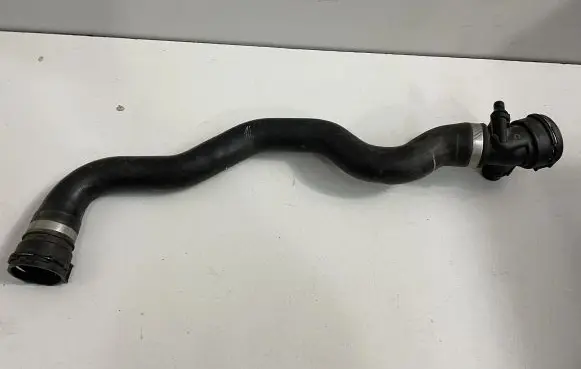 BMW 4 F32 F33 Engine coolant pipe/hose 7811127