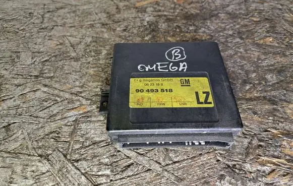 Opel Omega B1 Immobilizer control unit/module 90493518
