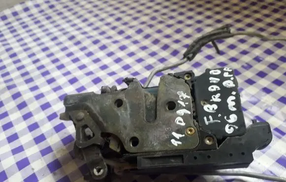 Fiat Bravo - Brava Front door lock