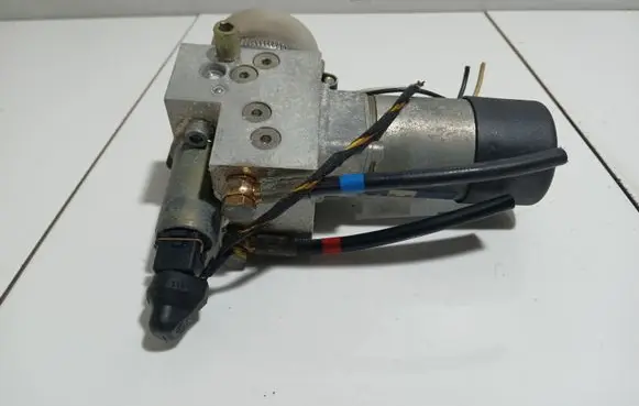 BMW 7 E65 E66 Tailgate/trunk/boot lift motor 7015009