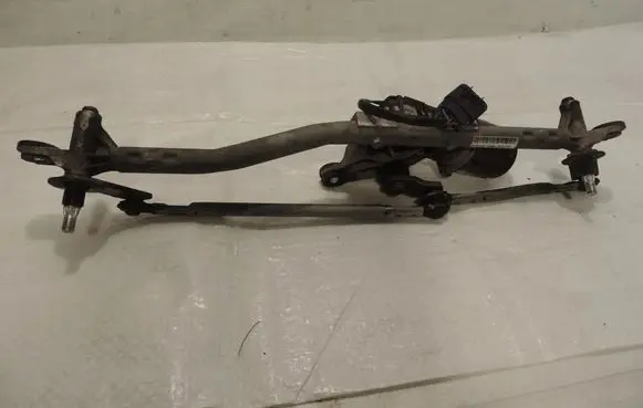 Chevrolet Cruze Front wiper linkage and motor 96893302