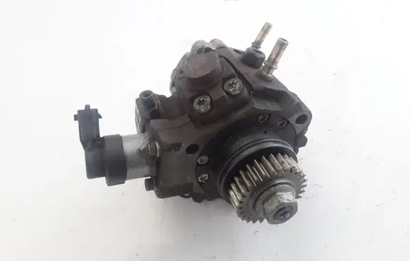 Renault Master III Fuel injection high pressure pump 8201024003