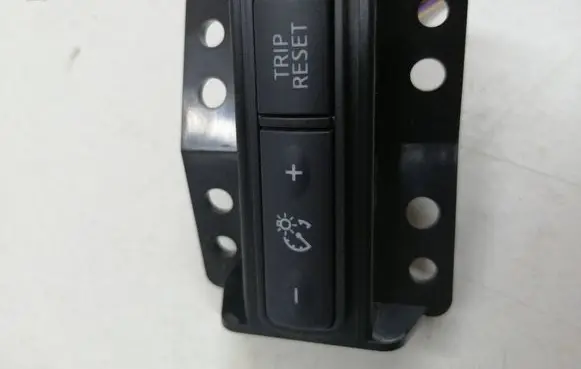 Nissan Qashqai Headlight level height control switch 90122C