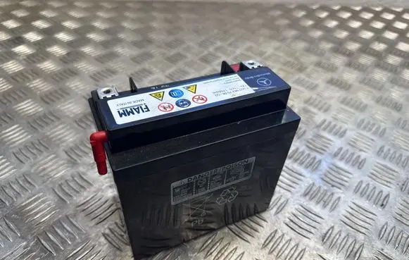 Mercedes-Benz C W204 Car battery 0009827008