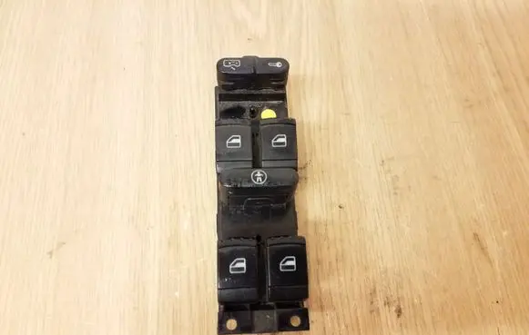 Volkswagen Golf IV Electric window control switch 1J4959857B