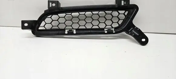 Mitsubishi Lancer VIII Front bumper lower grill 7450A306