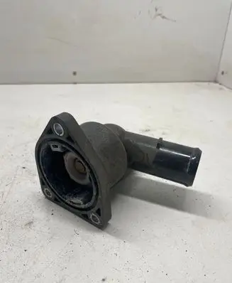 Toyota Auris E180 Thermostat/thermostat housing 