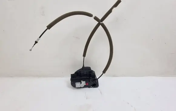 Nissan Qashqai Rear door lock 
