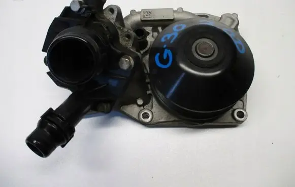 BMW 5 G30 G31 G38 Water pump 