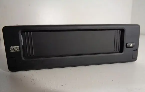 BMW 5 E60 E61 CD/DVD changer 9131850