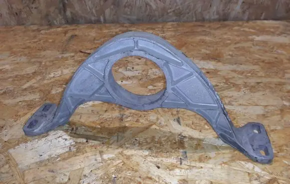 Volkswagen Tiguan Driveshaft support bearing bracket 5N0804421