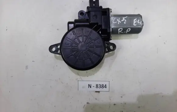 Mazda CX-5 Front door window regulator motor D6515858X
