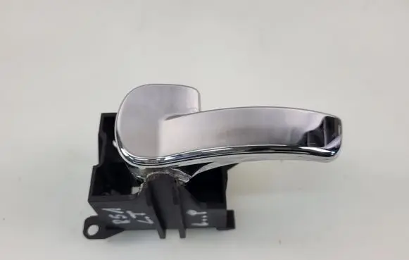 Nissan Pathfinder R51 Front door interior handle