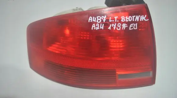 Audi A4 S4 B7 8E 8H Tailgate rear/tail lights