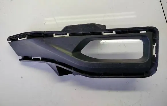 Nissan Leaf II (ZE1) Front fog light trim/grill 62256-5SK0B