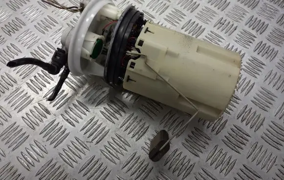 Toyota Corolla E120 E130 Mechanical fuel pump 