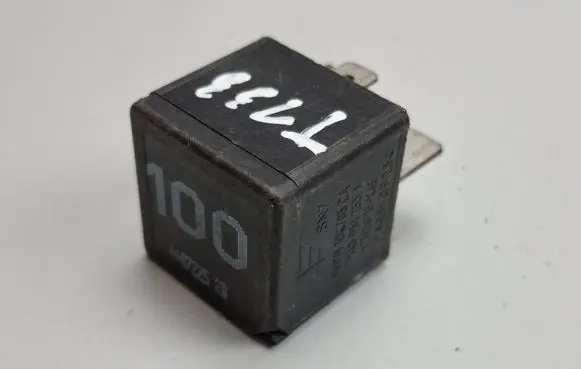 Volkswagen Touareg I Other relay 7M0951253A V23136J6X45