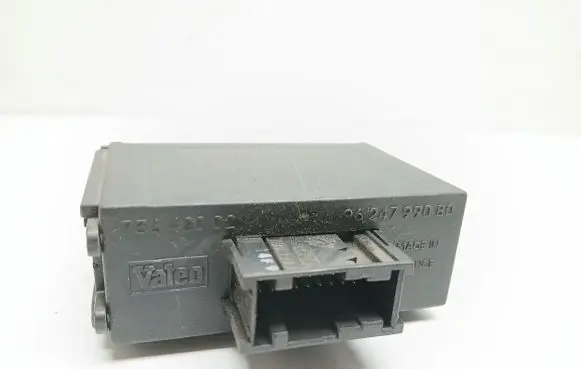 Peugeot Partner Other control units/modules 9624799080