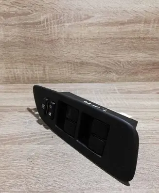 Toyota Auris 150 Electric window control switch 7423102550