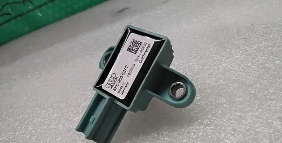 Audi A4 S4 B8 8K Airbag deployment crash/impact sensor 8K0955557C