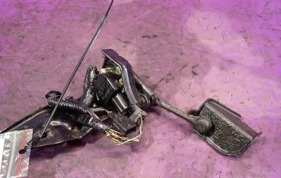 Honda CR-V Headlight/headlamp level sensor 7L1422