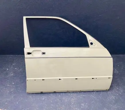 Mercedes-Benz 190 W201 Front door