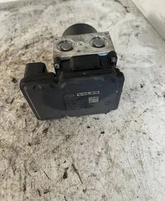 Volvo S60 ABS Pump 31329137 p31329137 2704083408628