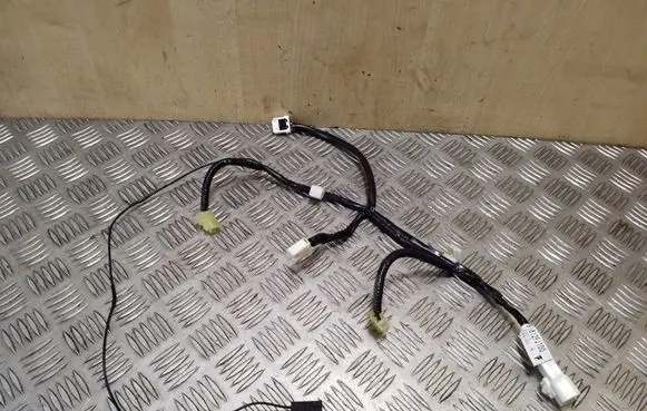 Subaru XV Tailgate/trunk wiring harness 81812FJ100