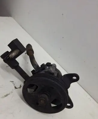 Nissan Navara Power steering pump