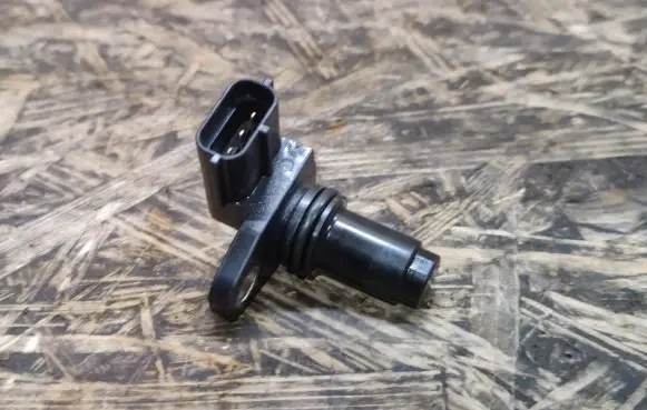 Jaguar XJL Camshaft position sensor 6G9N12K073BB