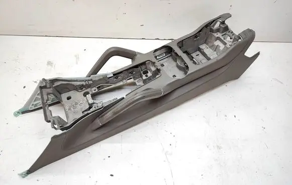 Porsche Cayenne (92A) Center console 