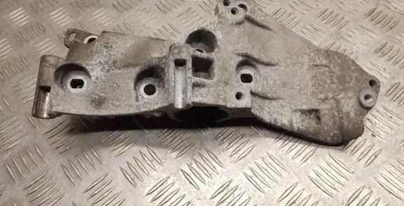 Renault Scenic III - Grand scenic III Generator/alternator bracket 