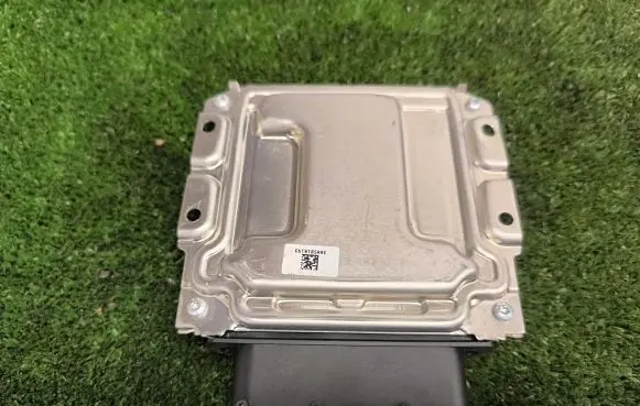 BMW 5 F10 F11 Fuel injection pump control unit/module 743279901 0281032173
