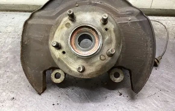 Honda CR-V Front wheel hub