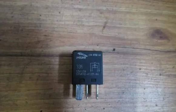 Jaguar XJ X308 Other relay v23074 a1201-x4