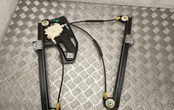 BMW 7 E38 Front door window regulator with motor 51338125201