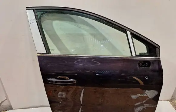Renault Captur II Front door