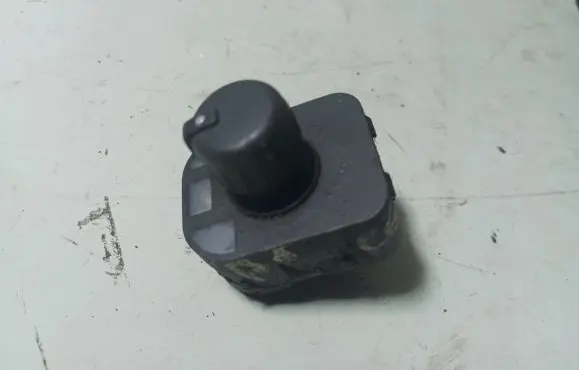 Audi A4 S4 B7 8E 8H Wing mirror switch 8E0959565